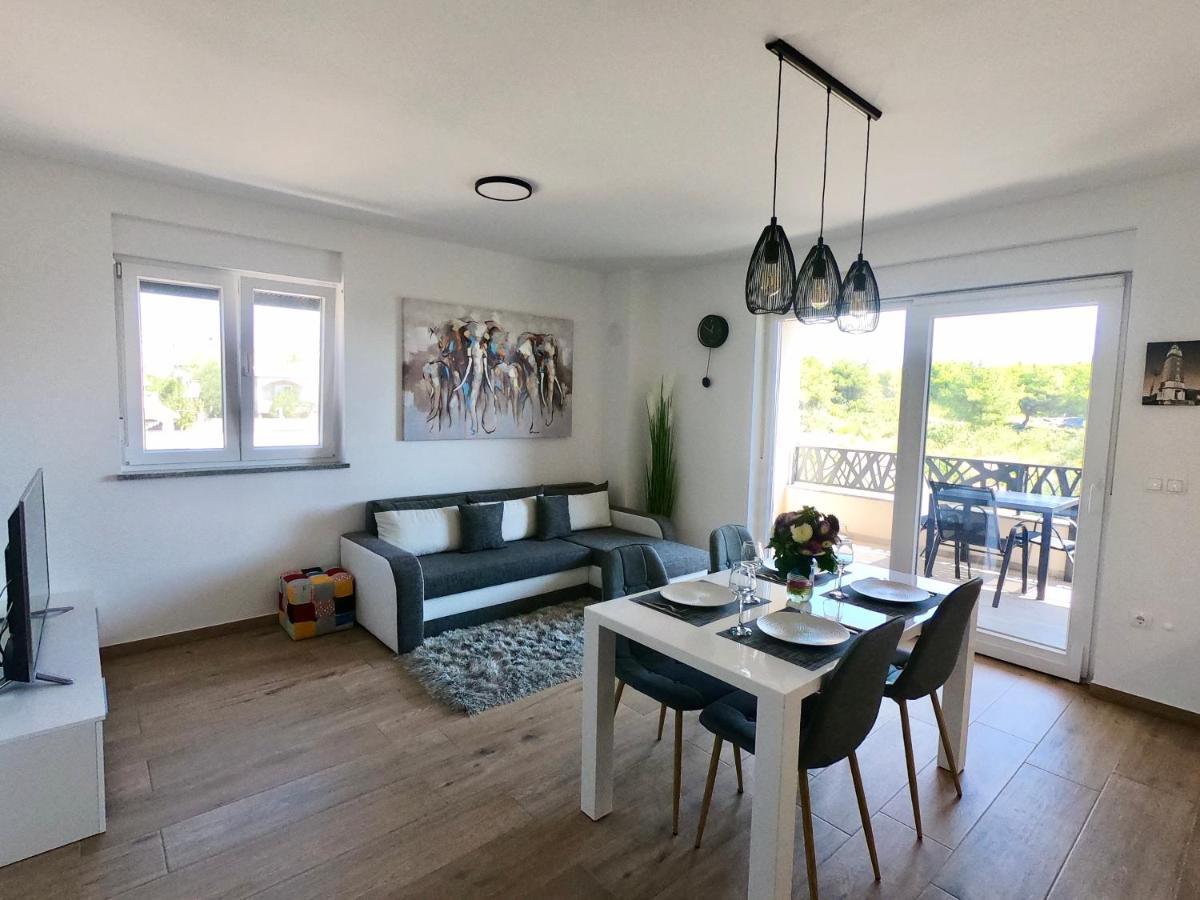 Apartment Libero Vodice Bagian luar foto
